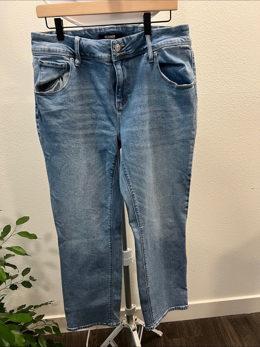 Hudson Los Angeles Jeans Light Blue Straight-Leg Women’s Jeans
